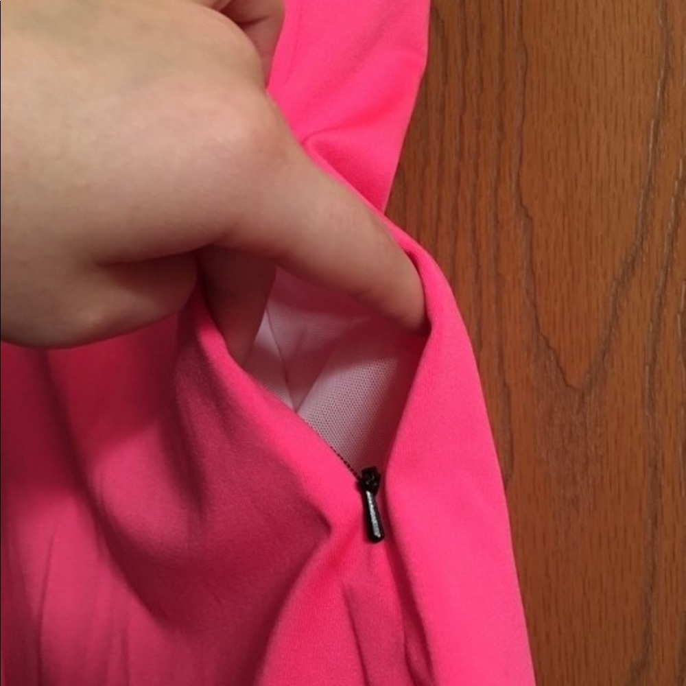 New Balance Neon Pink Workout Tank Size Small - Picture 3 of 4